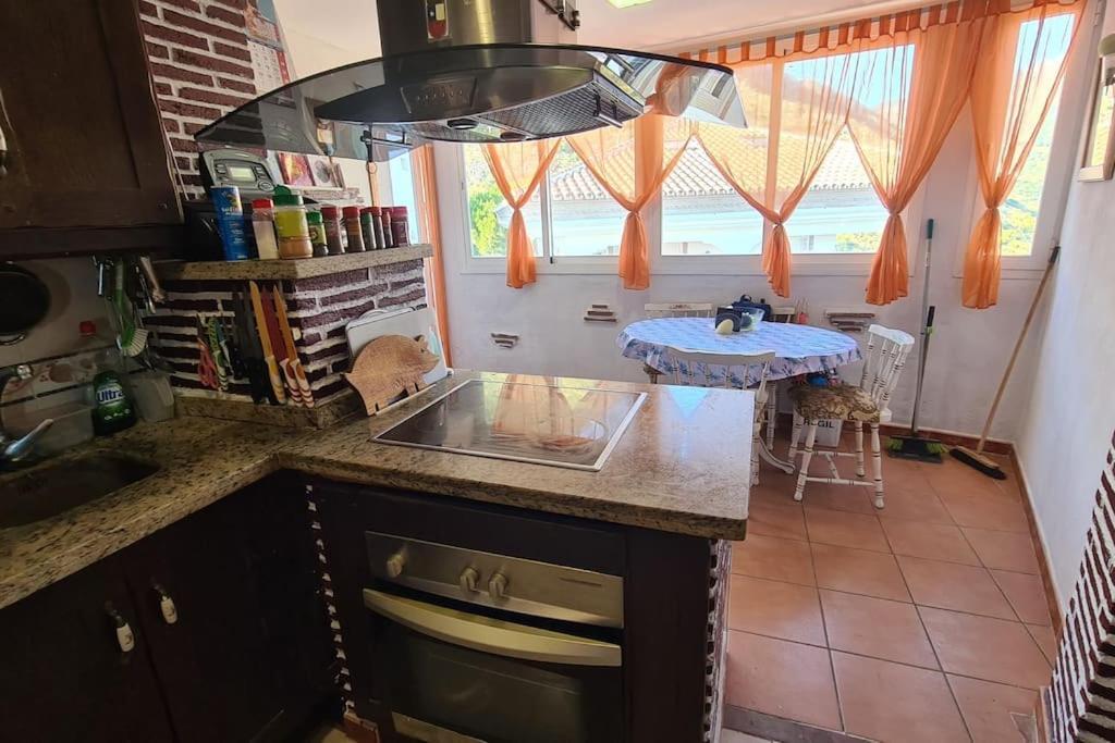 Apartamento Atico Con Vistas Mar Y Montana Ojén Exterior foto