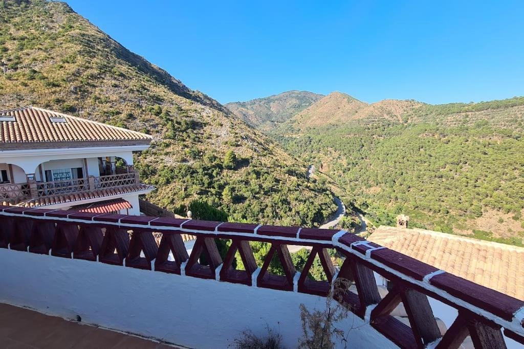 Apartamento Atico Con Vistas Mar Y Montana Ojén Exterior foto