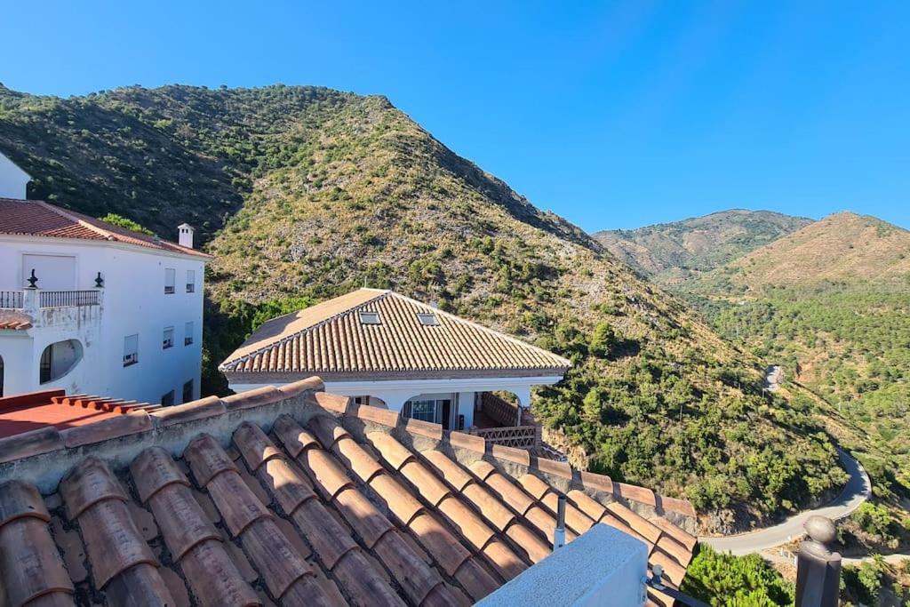 Apartamento Atico Con Vistas Mar Y Montana Ojén Exterior foto